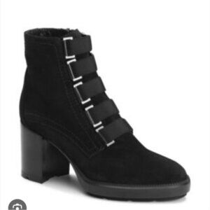 AQUATALIA | Indira Round Toe Buckled Booties black Suede Sz 7.5